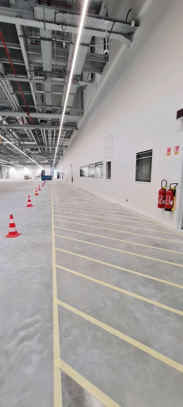 Création d'un couloir piéton en zebra avec une peinture routière Jaune à Bordeaux