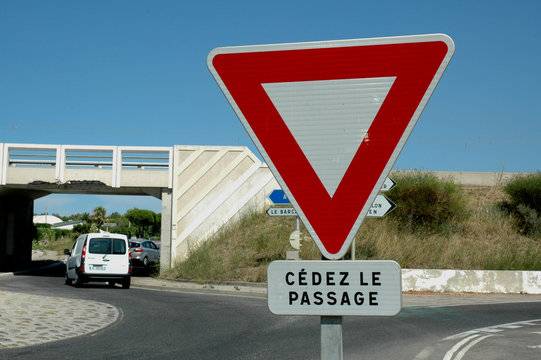 Installation de panneau de signalisation 