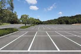 Marquage au sol de parking et mise aux normes PMR à Périgueux et en Dordogne – Entreprise spécialisée