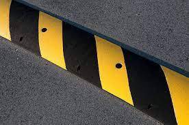 Fourniture et pose de ralentisseur modulaire pour sécuriser une zone limitée à 30 à Périgueux