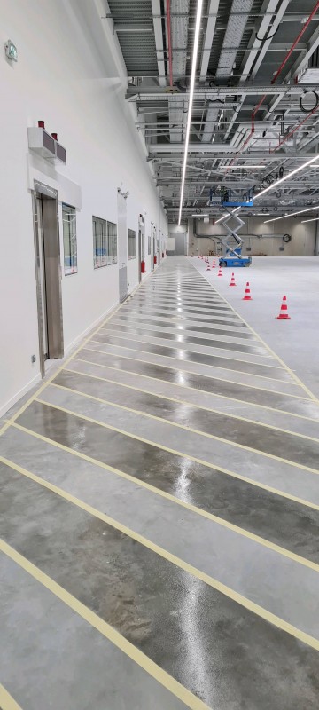 Création d'un couloir piéton en zebra avec une peinture routière Jaune à Bordeaux