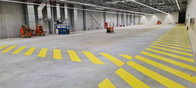 Création d'un couloir piéton en zebra avec une peinture routière Jaune à Bordeaux